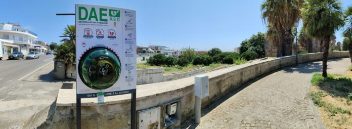 Pozzuoli, piano straordinario per i defibrillatori: nuove teche hi-tech e manutenzione costante