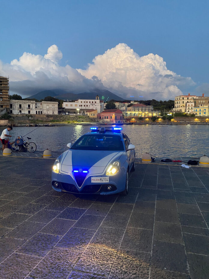 Controlli a Portici ed Ercolano: 300 persone identificate, una denuncia e cinque sanzioni per droga