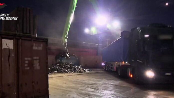 Napoli - Turchia: smaltimento illecito, 370 tonnellate di rifiuti diretti in Turchia