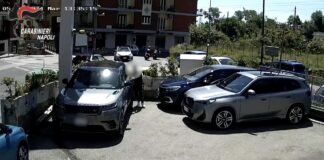 Napoli, sgominata la banda dell’airtag: 4 arresti per 22 furti di auto di lusso
