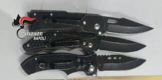 Caivano, Parco Verde: tre minorenni sorpresi a scuola con coltelli