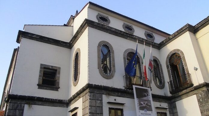 Sorrento, il commissario straordinario Scialla incontra gli studenti in occasione dello spettacolo “Il Sindaco Pescatore”