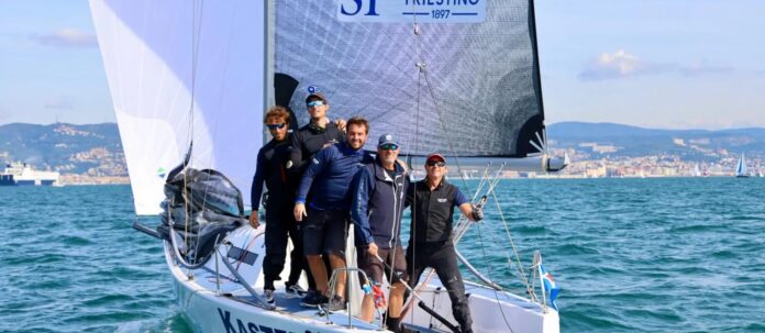 Gianluca Perasole trionfa a Trieste: il titolo europeo Este J24 al Circolo Nautico Torre del Greco Gianluca Perasole trionfa a Trieste: il titolo europeo Este J24 al Circolo Nautico Torre del Greco