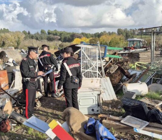 Giugliano in Campania, discarica abusiva a Varcaturo: arrestato 64enne