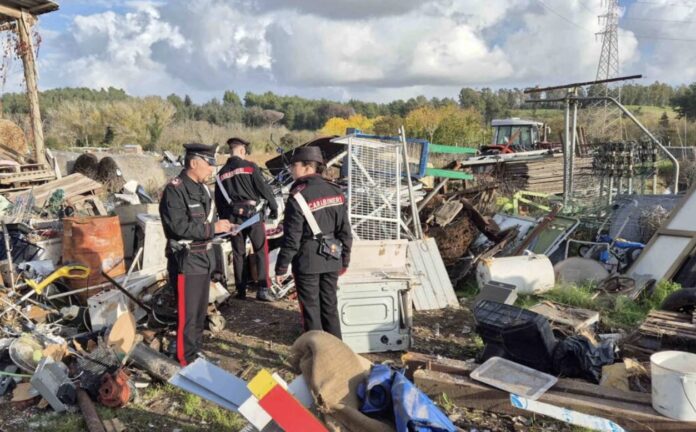 Giugliano in Campania, discarica abusiva a Varcaturo: arrestato 64enne