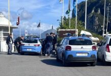 Capri: furto in un negozio di via Camerelle, arrestati tre uomini di origine russa Capri: furto in un negozio di via Camerelle, arrestati tre uomini di origine russa