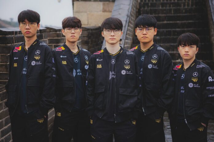 League of Legends Worlds 2025: i T1 eliminano i Movistar KOI e volano ai Playoff, “L’impossibile sfida è fallita” League of Legends Worlds 2025: i T1 eliminano i Movistar KOI e volano ai Playoff, “L’impossibile sfida è fallita”