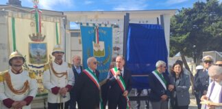 Torre del Greco, inaugurato il monumento alle vittime torresi del disastro ferroviario di Balvano