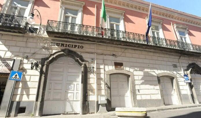 Torre Annunziata, il Comune chiede il risarcimento del danno d’immagine agli ex dipendenti condannati per corruzione Torre Annunziata, il Comune chiede il risarcimento del danno d’immagine agli ex dipendenti condannati per corruzione