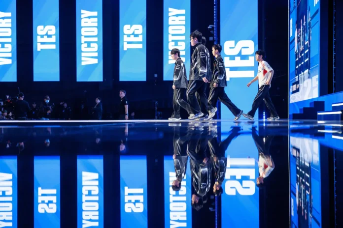 League of Legends Worlds 2025 Swiss Stage Day 2: LPL ed LCK dominante, LEC e NA alla ricerca della salvezza League of Legends Worlds 2025 Swiss Stage Day 2: LPL ed LCK dominante, LEC e NA alla ricerca della salvezza