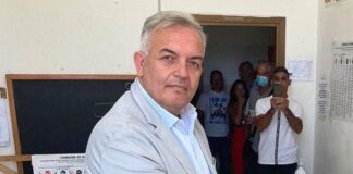 Somma Vesuviana, cade il sindaco Di Sarno: tredici consiglieri firmano le dimissioni