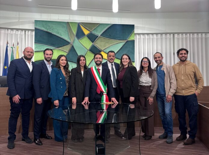 Dopo 13 anni il consiglio comunale di Pimonte potrà tornare a riunirsi nel luogo deputato ad ospitarlo, ovvero l’aula consiliare Dopo 13 anni il consiglio comunale di Pimonte potrà tornare a riunirsi nel luogo deputato ad ospitarlo, ovvero l’aula consiliare