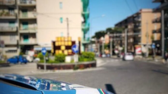 Caivano: aggredisce l’ex moglie davanti alla chiesa, arrestato 34enne napoletano Caivano: aggredisce l’ex moglie davanti alla chiesa, arrestato 34enne napoletano