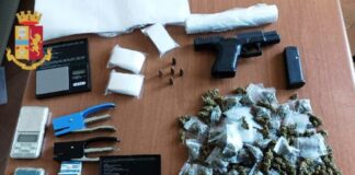 Napoli, Barra: sorpreso con droga e munizioni, arrestato un 19enne