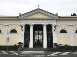 Sorrento, dispositivo traffico per la Commemorazione dei Defunti: orari straordinari per il cimitero comunale e limitazioni alla circolazione