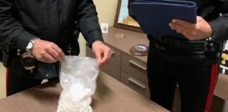 Napoli, cocaina nascosta nella scarpa: arrestato 65enne a Ponticelli