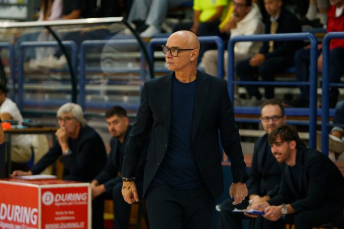 Crotti lascia, squadra affidata a Mazzetti Crotti lascia, squadra affidata a Mazzetti