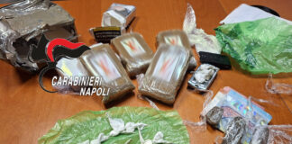 Pozzuoli, giovane pusher arrestato a Monteruscello: in casa hashish e cocaina