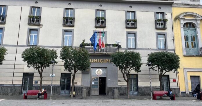 Pomigliano d’Arco, una giornata per la legalità: istituzioni e studenti insieme contro racket e usura Pomigliano d’Arco, una giornata per la legalità: istituzioni e studenti insieme contro racket e usura