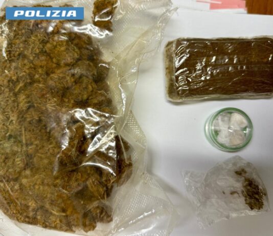Nola, droga nascosta in casa e in un deposito: 40enne arrestato dalla Polizia