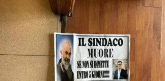 San Giuseppe Vesuviano, minacce al sindaco: manifesto choc affisso al municipio, scatta la denuncia ai carabinieri