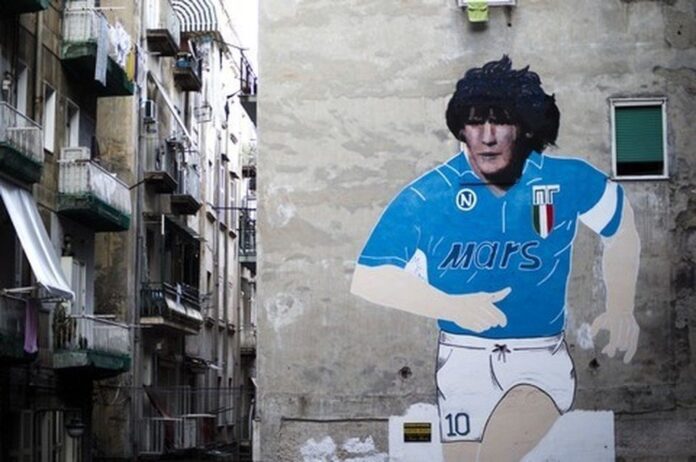 Napoli, riaperto il Largo Maradona: via i teloni dal murale dei Quartieri Spagnoli