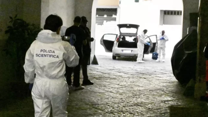 Napoli: tentato omicidio nei Quartieri Spagnoli, fermati due adulti e due minorenni. Contestato il metodo mafioso