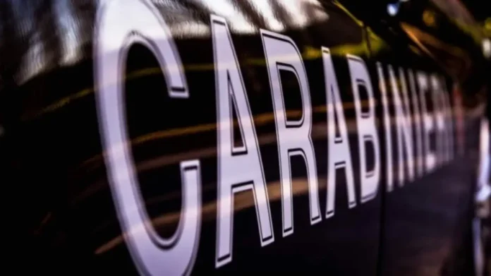 Sorrento, 24enne arrestato dopo aver aggredito i carabinieri davanti casa della ex