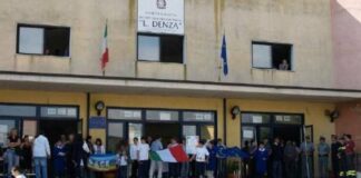 Castellammare di Stabia, dichiarazione del sindaco Luigi Vicinanza sul raid vandalico alla Scuola Denza