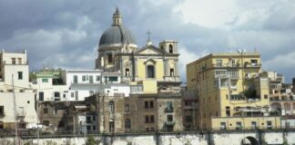 Torre Annunziata: sorpreso con la droga, 52enne arrestato dalla Polizia