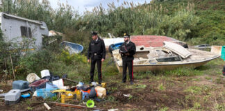 Giugliano in Campania, sequestrata maxi discarica abusiva: 4.500 metri cubi di rifiuti, un arresto e una denuncia