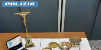 Napoli, Piazza Garibaldi: arrestato un uomo dalla Polizia dopo un tentativo di “cavallo di ritorno”