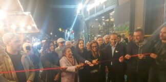 Inaugurata la 154ª Fiera di Natale di San Gregorio Armeno: un’edizione dedicata a James Senese