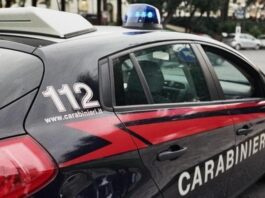 Napoli, cameriere aggredisce dei ragazzini in pizzeria e poi i Carabinieri: arrestato
