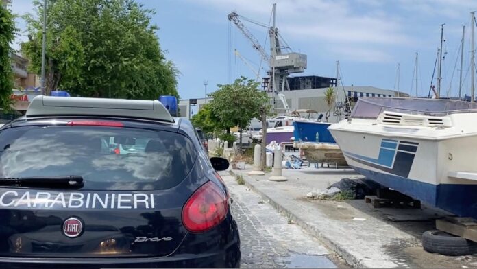 Castellammare, gettano in mare il perito per un’estorsione mancata: due arresti