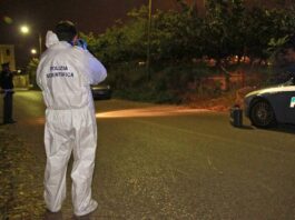 San Sebastiano al Vesuvio, famiglia sequestrata in casa nella notte: legati, imbavagliati e picchiati da una banda di sei ladri