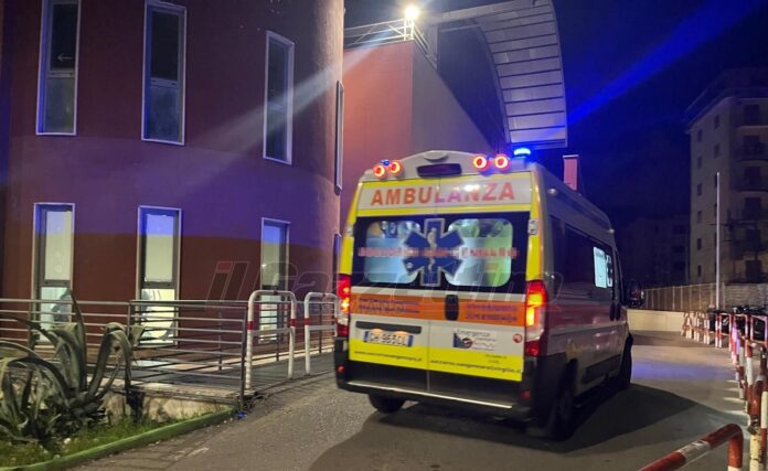 Ambulanza ospedale castellammare 8