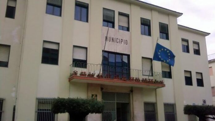 Gragnano, il Comune sostituisce dodici telecamere dopo i raid vandalici Gragnano, il Comune sostituisce dodici telecamere dopo i raid vandalici