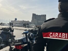 Napoli, scippa il cellulare a una 69enne in via Caracciolo: arrestato 29enne