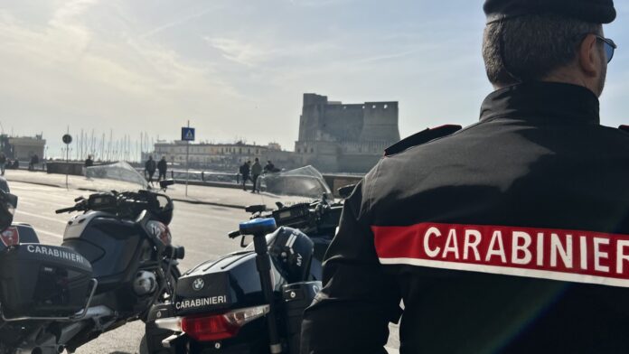 Napoli, scippa il cellulare a una 69enne in via Caracciolo: arrestato 29enne