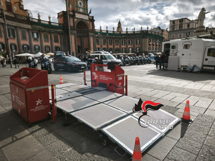 Napoli, controlli sulle e-bike modificate: sequestrati 29 mezzi tra Piazza Plebiscito e Piazza Dante