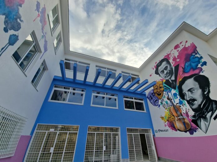 Pollena Trocchia, allagamento alla scuola Viviani: individuate le cause. Operai al lavoro, lezioni sospese fino a venerdì Pollena Trocchia, allagamento alla scuola Viviani: individuate le cause. Operai al lavoro, lezioni sospese fino a venerdì