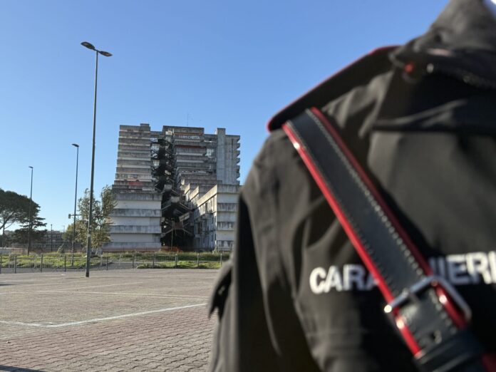 Napoli, inseguimento a Scampia: 14enne si lancia dallo scooter in corsa. Denunciati due minorenni