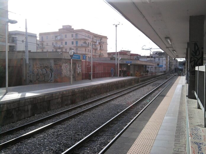 Circumvesuviana, stop ai treni tra San Giorgio e Torre del Greco: lavori per il nuovo sovrappasso a Ercolano Scavi