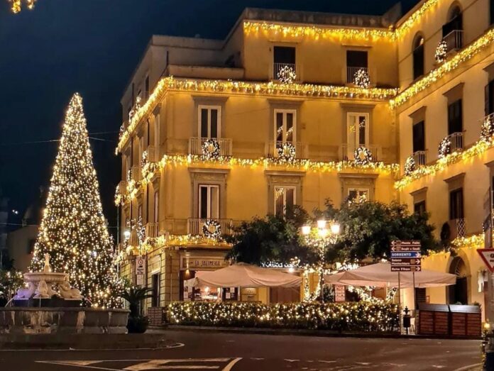 “L’Incanto del Natale”: a Vico Equense oltre un mese di magia tra gastronomia, musica, presepi e tradizioni
