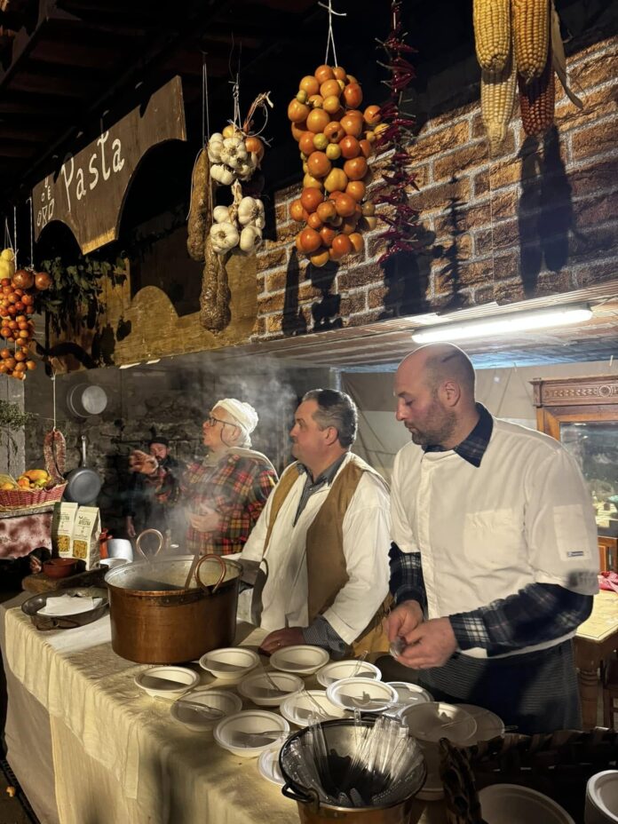 Torna il presepe vivente della frazione Campora di Agerola tra mestieri antichi, scene pastorali e sapori autentici Torna il presepe vivente della frazione Campora di Agerola tra mestieri antichi, scene pastorali e sapori autentici