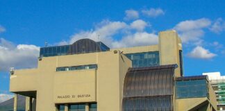 Uomo fermato con coltello al Tribunale di Torre Annunziata: denunciato 58enne con precedenti