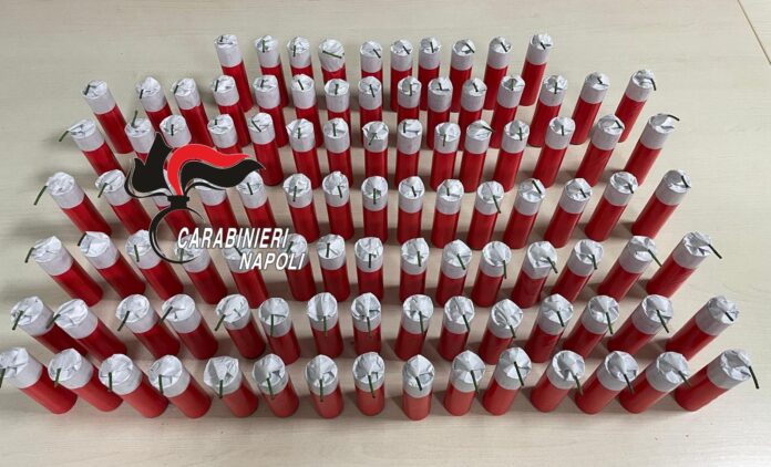 Napoli, 100 candelotti illegali nell’auto: arrestato 25enne incensurato. Nuova frontiera dell’illegalità?
