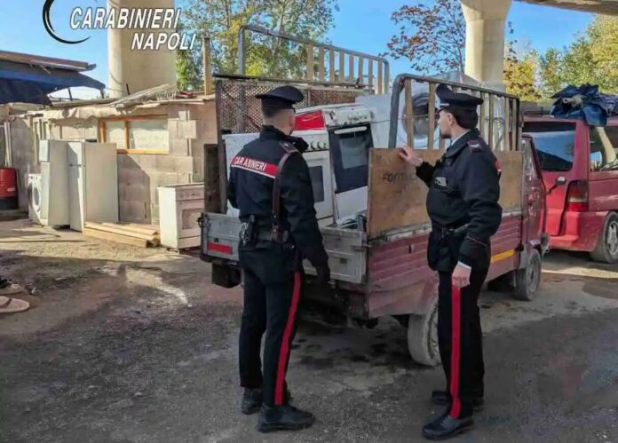 Napoli, controlli nei campi rom: trovati 400 kg di rame rubato alla R.F.I. e due pitbull maltrattati