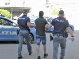 Acerra, sorpreso a spacciare in strada: arrestato 19enne